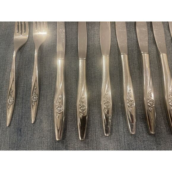 Oneida LASTING ROSE Dinner Steak Knives Forks Flatware Deluxe Stainless Lot 9 - Picture 4 of 4